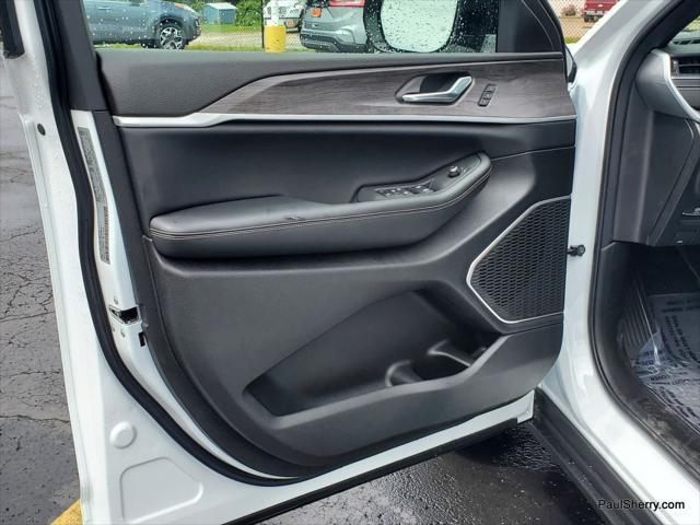 new 2025 Jeep Grand Cherokee L car, priced at $53,995