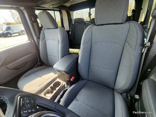 new 2025 Jeep Gladiator car, priced at $46,495