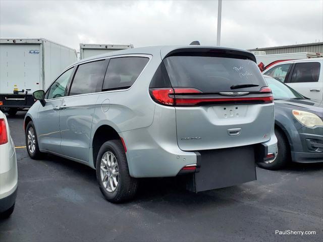 new 2023 Chrysler Pacifica car, priced at $61,995