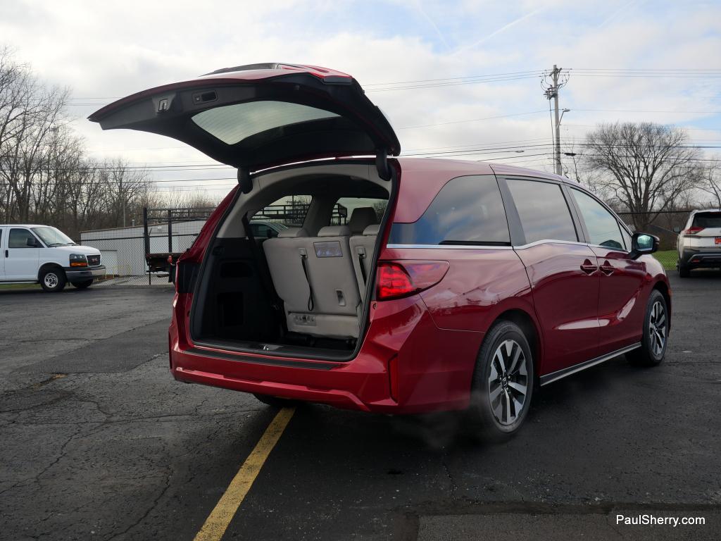used 2025 Honda Odyssey car, priced at $40,995