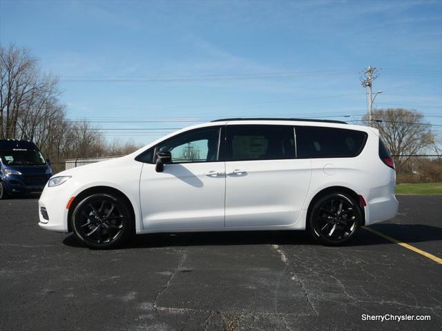 new 2024 Chrysler Pacifica car, priced at $50,995