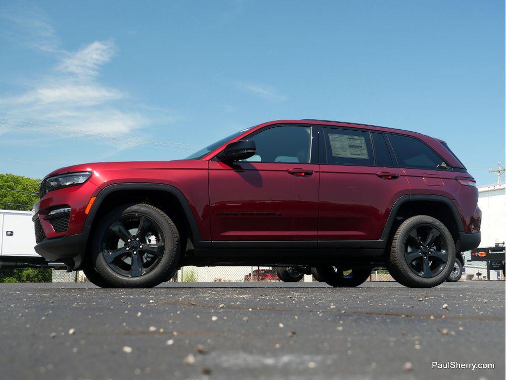 new 2025 Jeep Grand Cherokee car, priced at $46,208