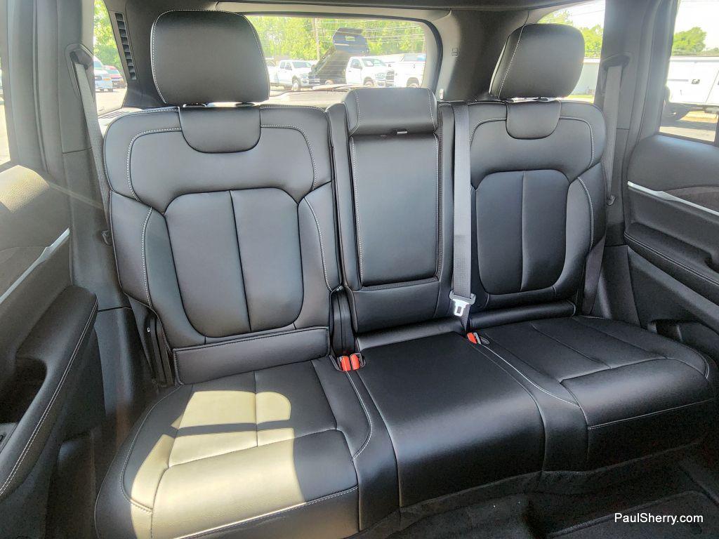 new 2025 Jeep Grand Cherokee car, priced at $46,208