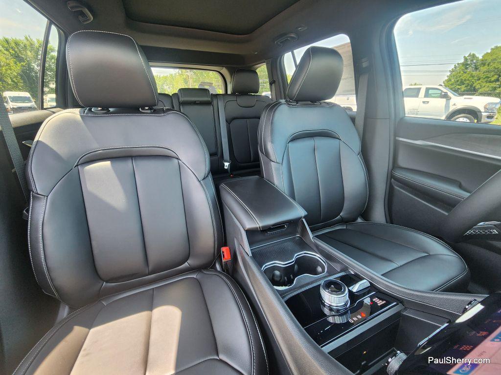 new 2025 Jeep Grand Cherokee car, priced at $46,208