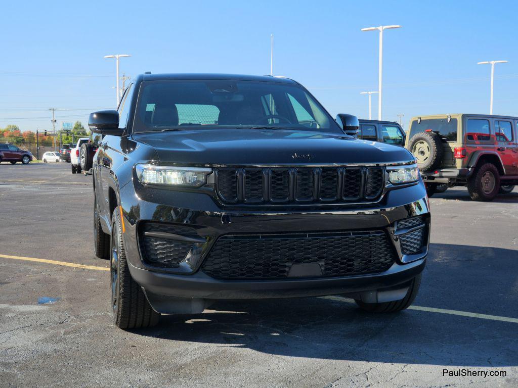 used 2024 Jeep Grand Cherokee car, priced at $36,325
