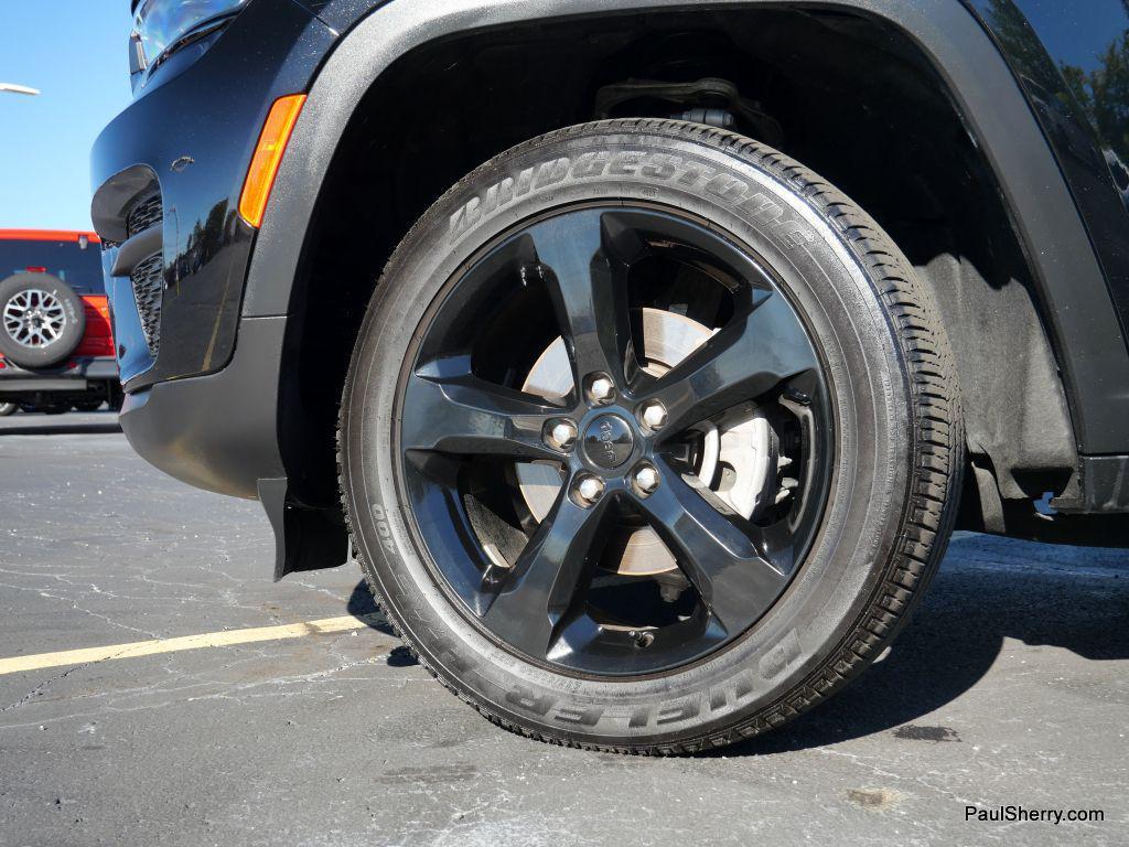 used 2024 Jeep Grand Cherokee car, priced at $36,325