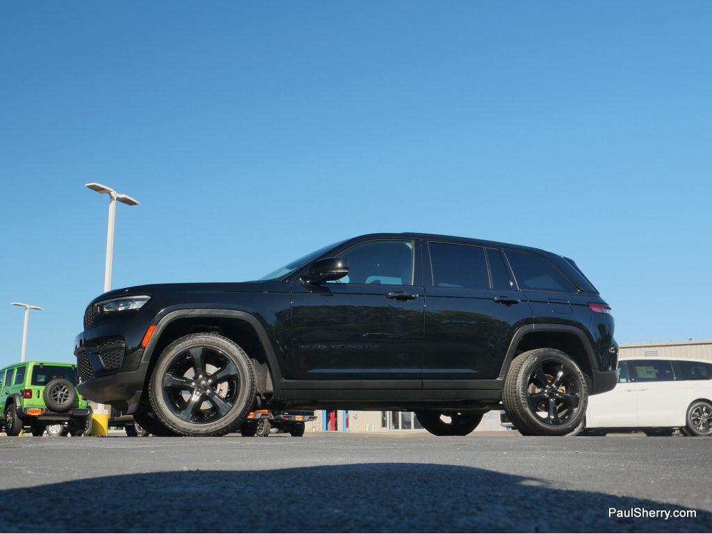 used 2024 Jeep Grand Cherokee car, priced at $36,325