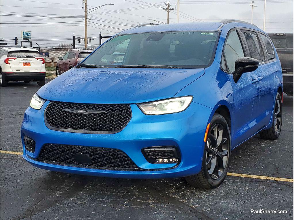 new 2026 Chrysler Pacifica car, priced at $42,408