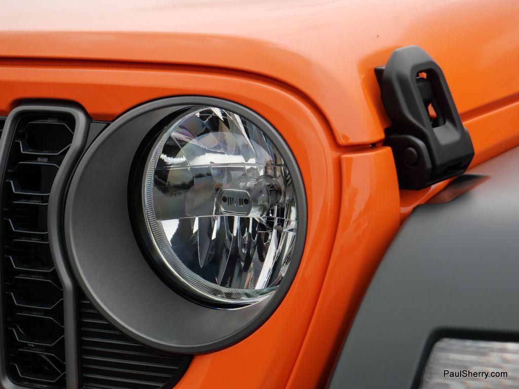 new 2025 Jeep Wrangler car, priced at $46,266