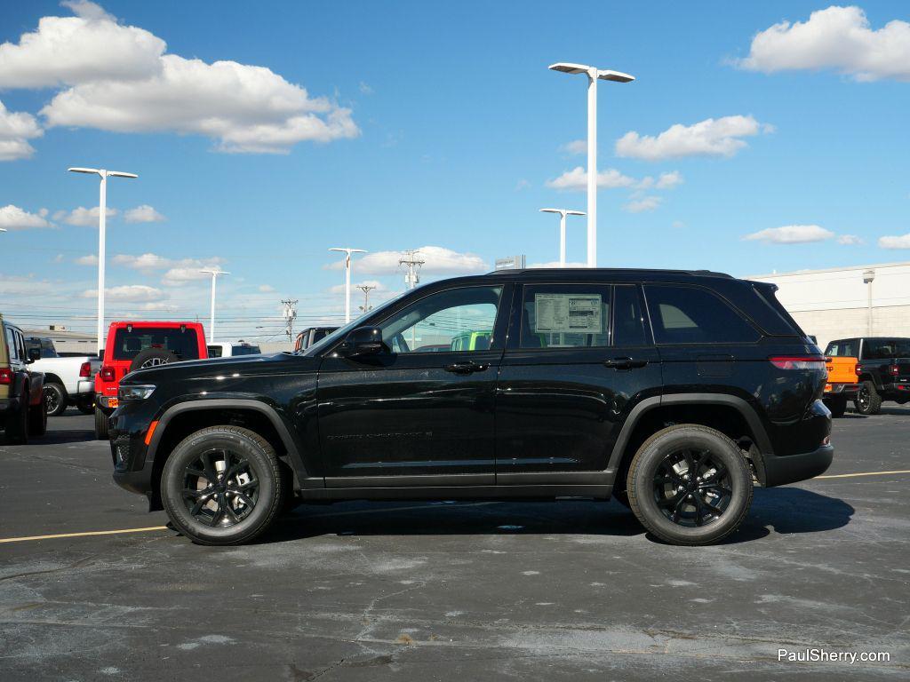 new 2025 Jeep Grand Cherokee car, priced at $40,333