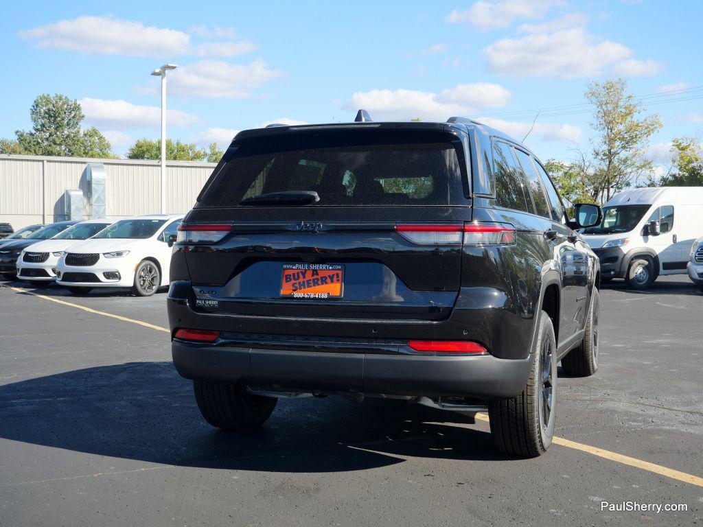 new 2025 Jeep Grand Cherokee car, priced at $40,333