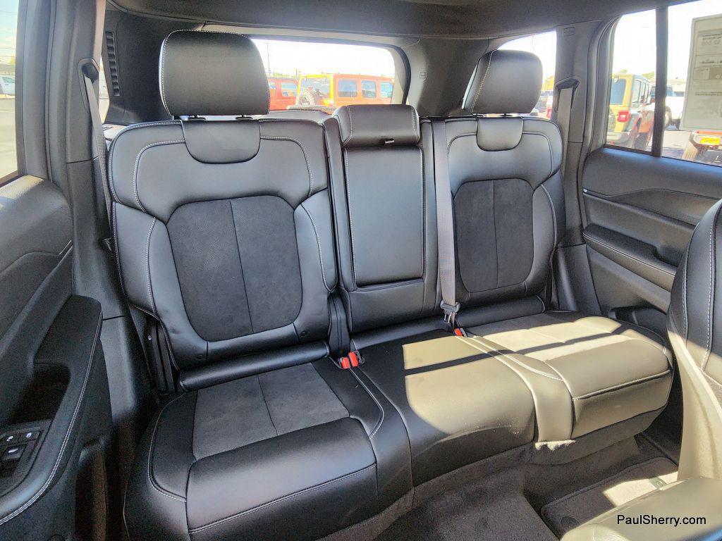 new 2025 Jeep Grand Cherokee car, priced at $40,333