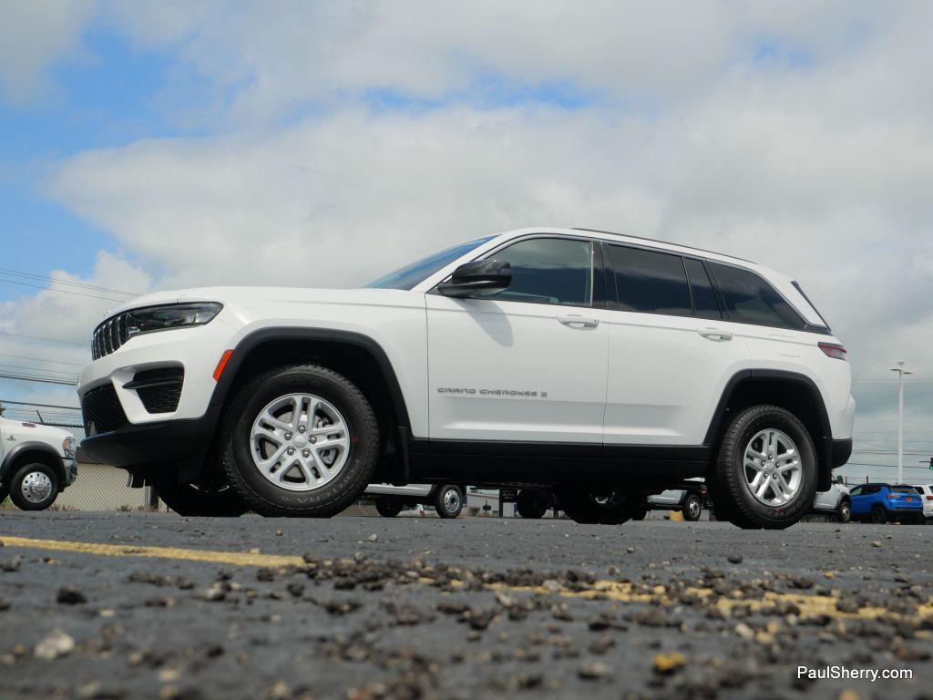 new 2025 Jeep Grand Cherokee car, priced at $33,626