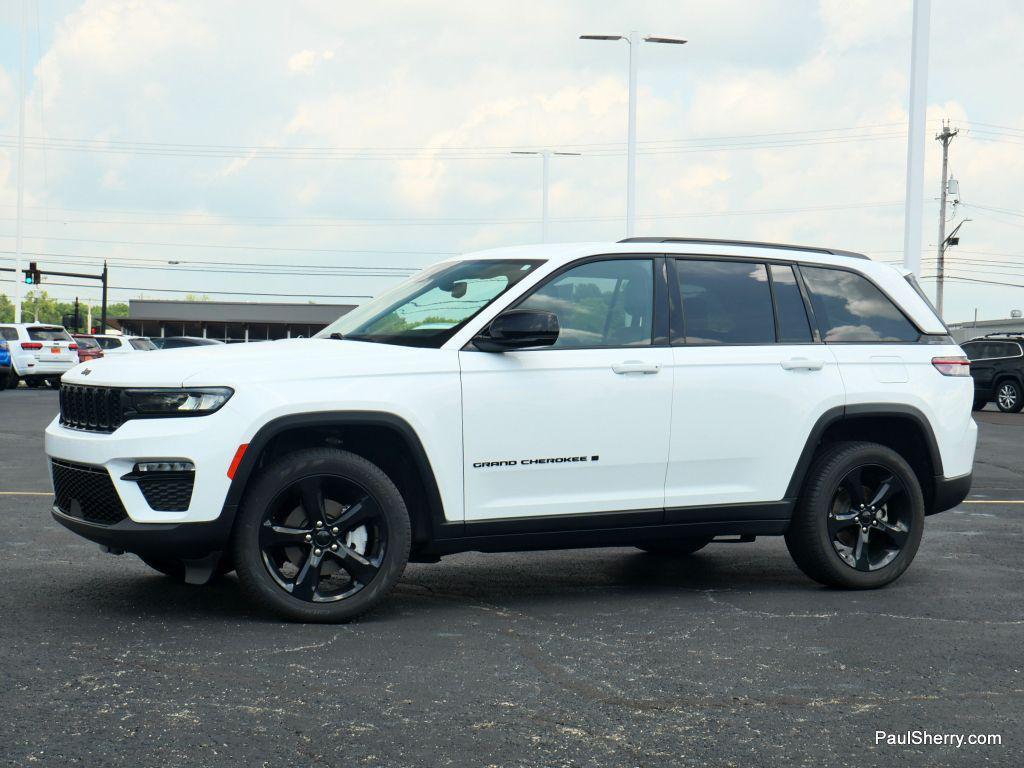 used 2023 Jeep Grand Cherokee car, priced at $31,400