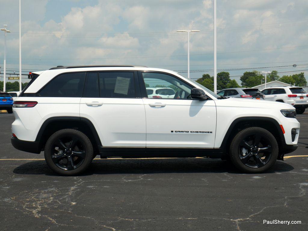 used 2023 Jeep Grand Cherokee car, priced at $31,400