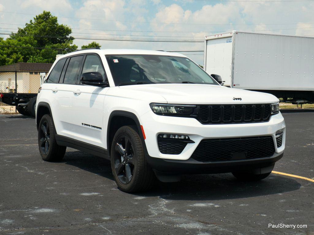 used 2023 Jeep Grand Cherokee car, priced at $31,400