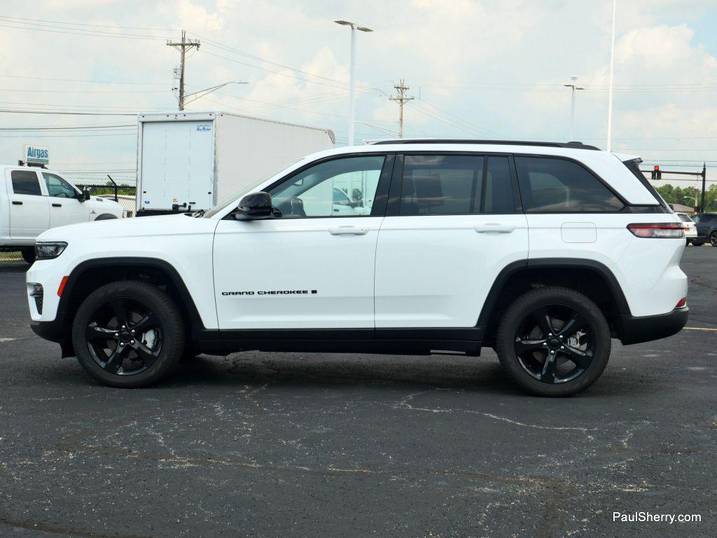 used 2023 Jeep Grand Cherokee car, priced at $31,400