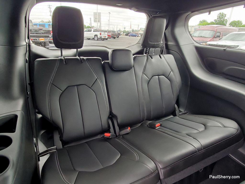 new 2025 Chrysler Pacifica car, priced at $40,295