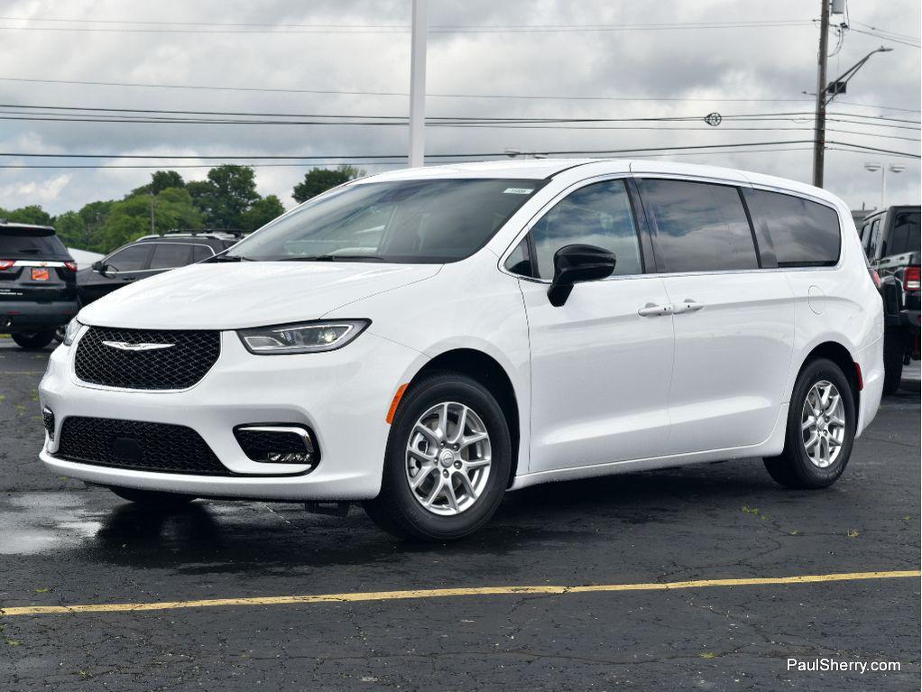 new 2025 Chrysler Pacifica car, priced at $40,295