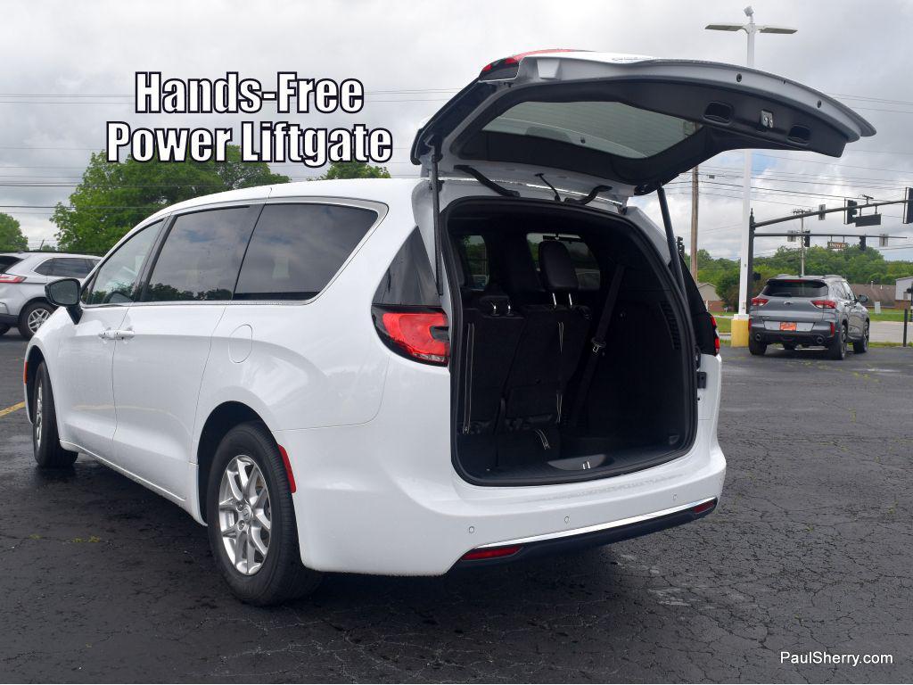 new 2025 Chrysler Pacifica car, priced at $40,295