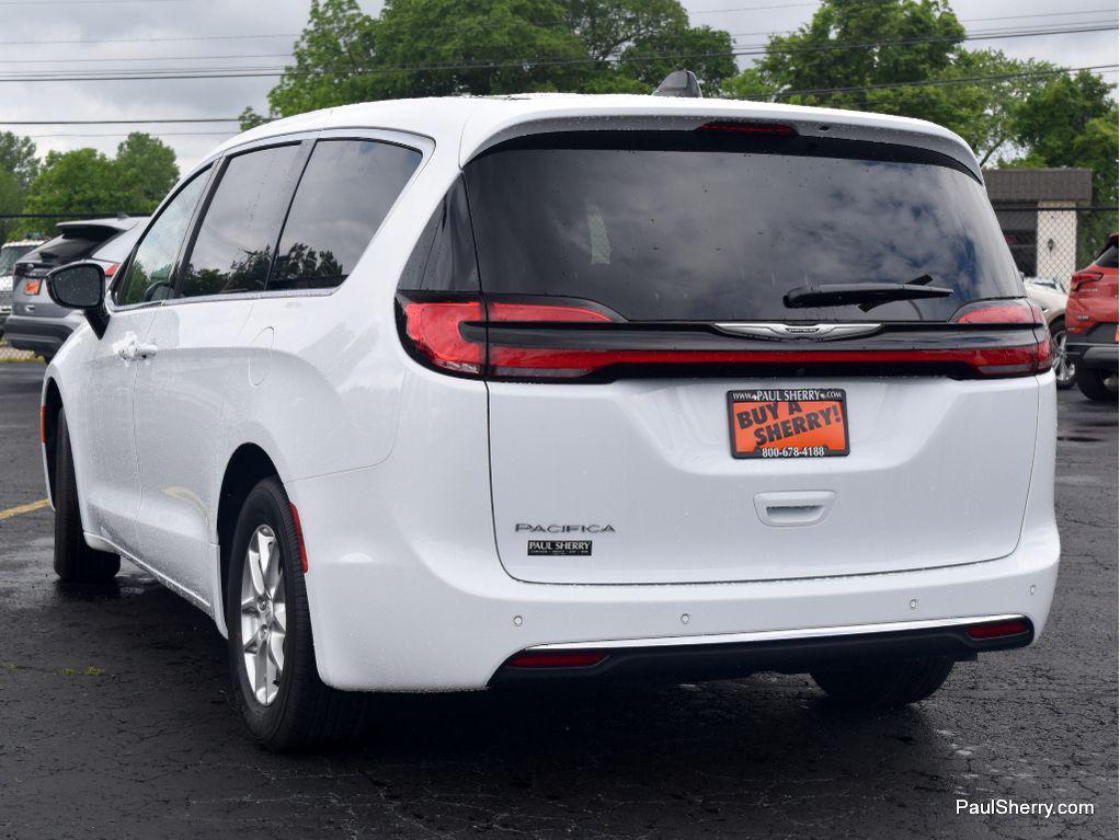 new 2025 Chrysler Pacifica car, priced at $40,295