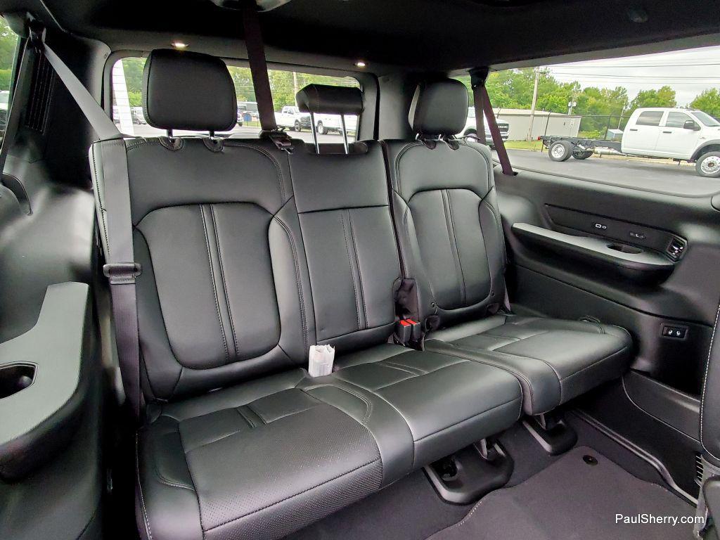 new 2025 Jeep Wagoneer L car, priced at $74,603
