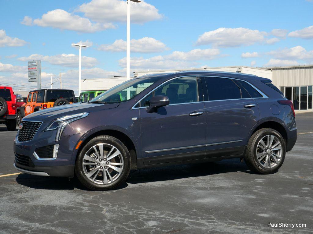 used 2025 Cadillac XT5 car, priced at $44,989