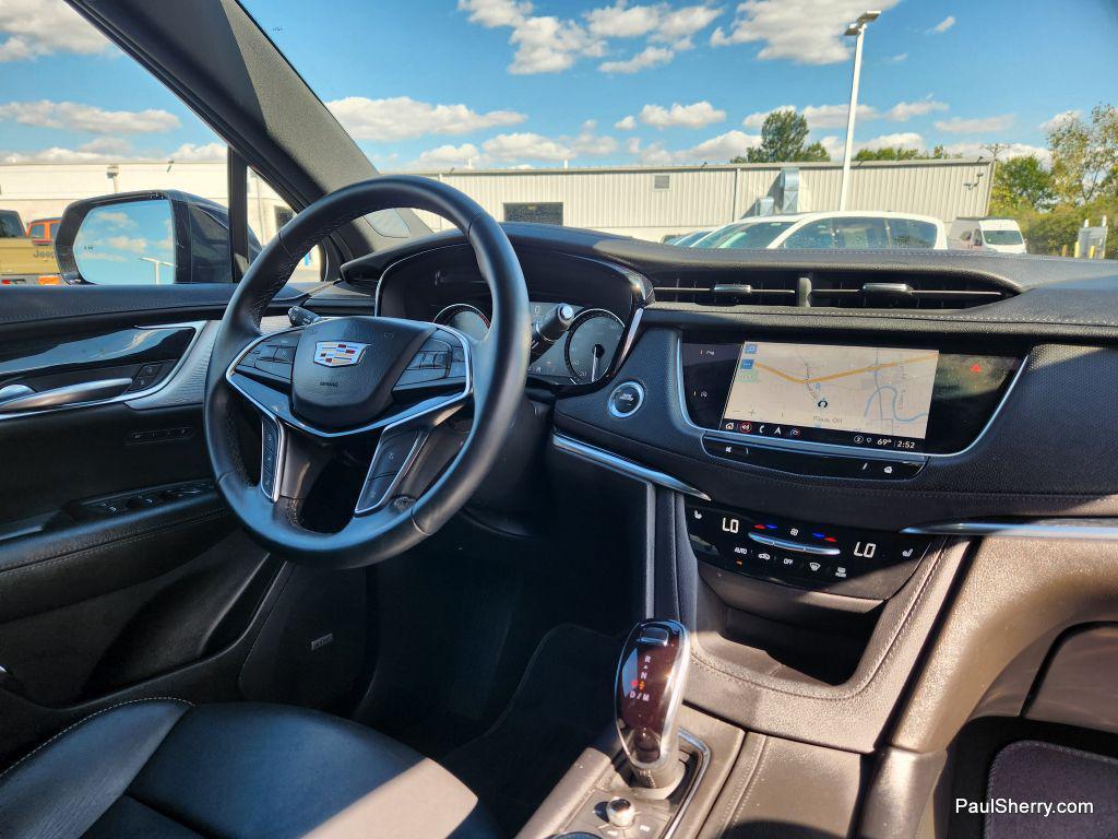 used 2025 Cadillac XT5 car, priced at $44,989