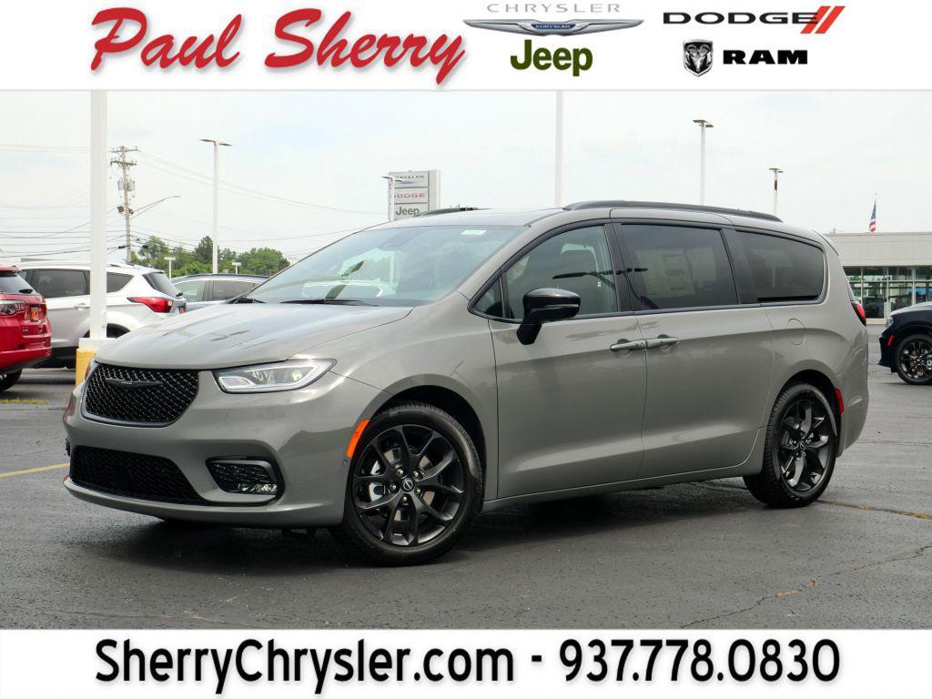 new 2025 Chrysler Pacifica car, priced at $52,458