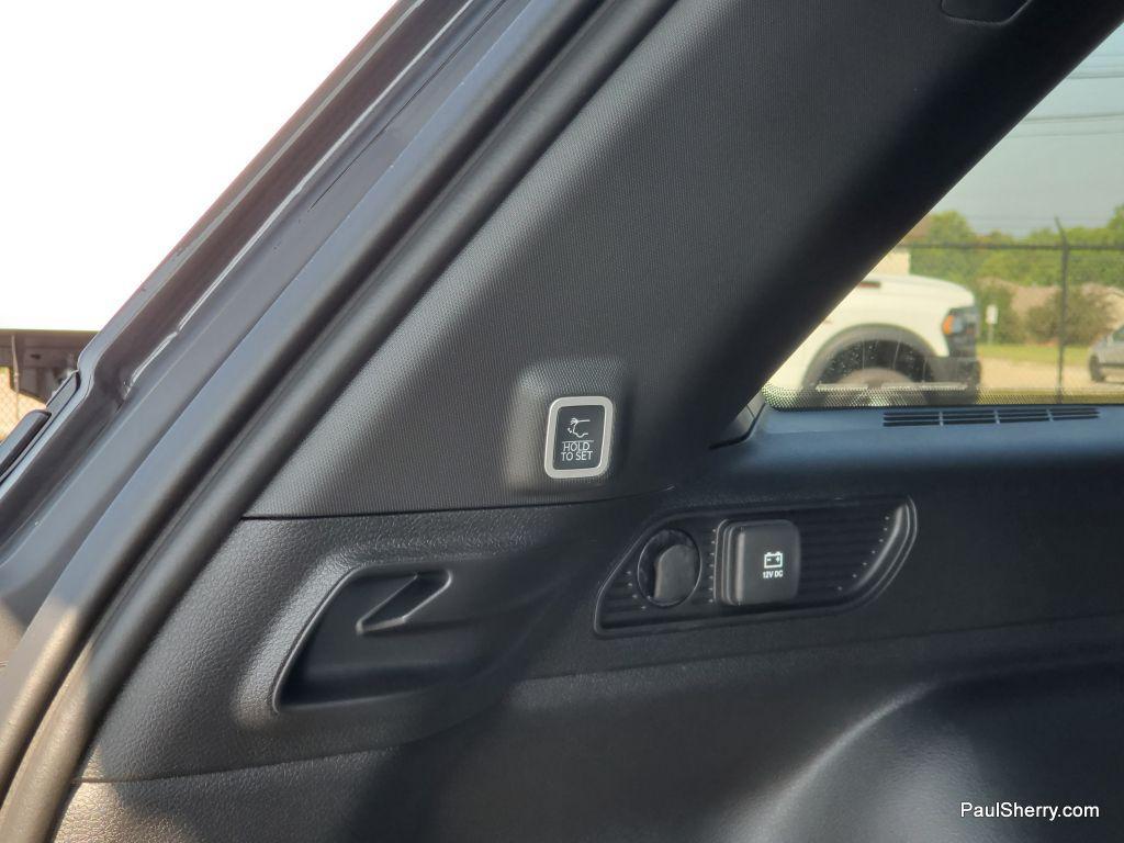 new 2025 Jeep Grand Cherokee car, priced at $50,251