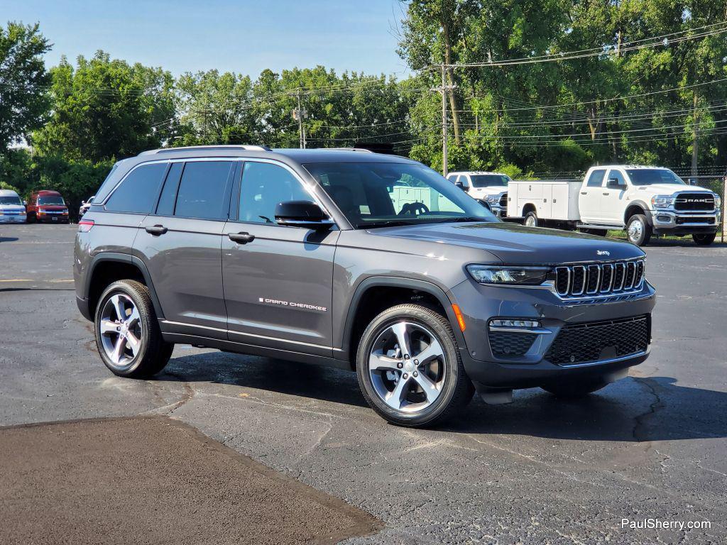 new 2025 Jeep Grand Cherokee car, priced at $50,251