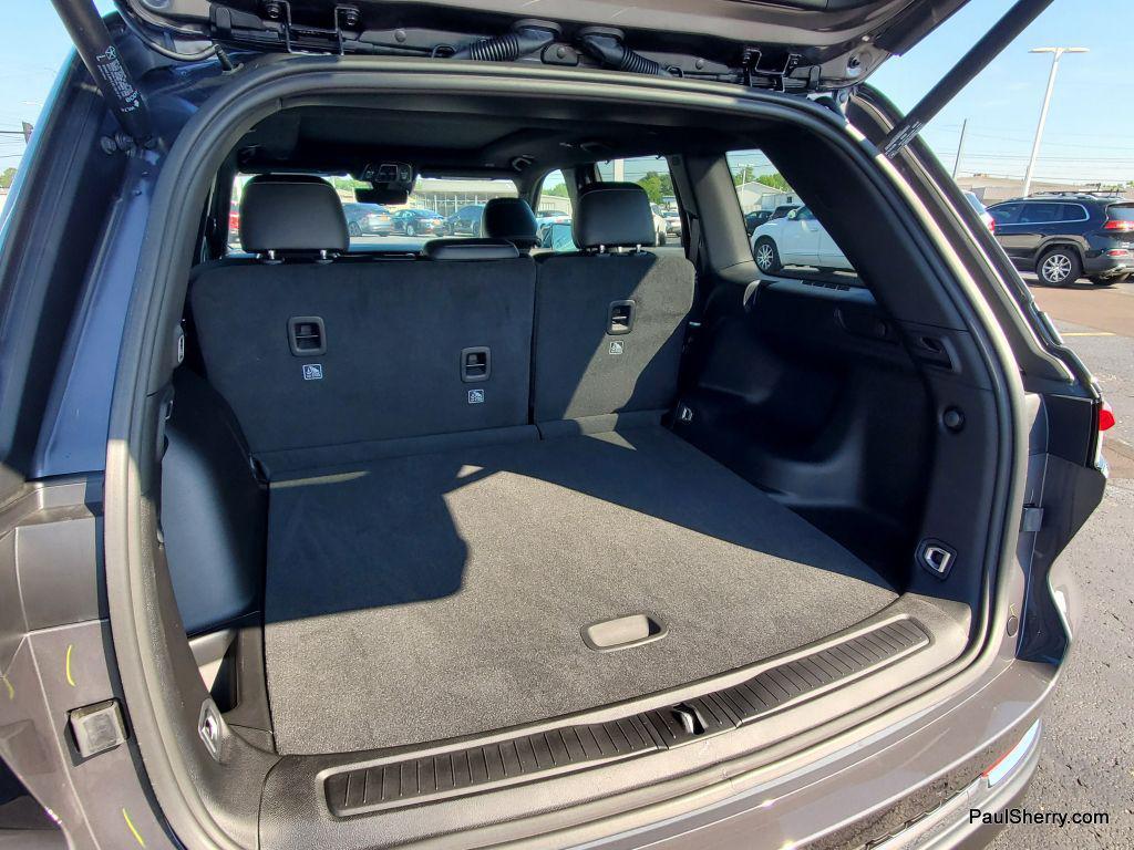 new 2025 Jeep Grand Cherokee car, priced at $50,251