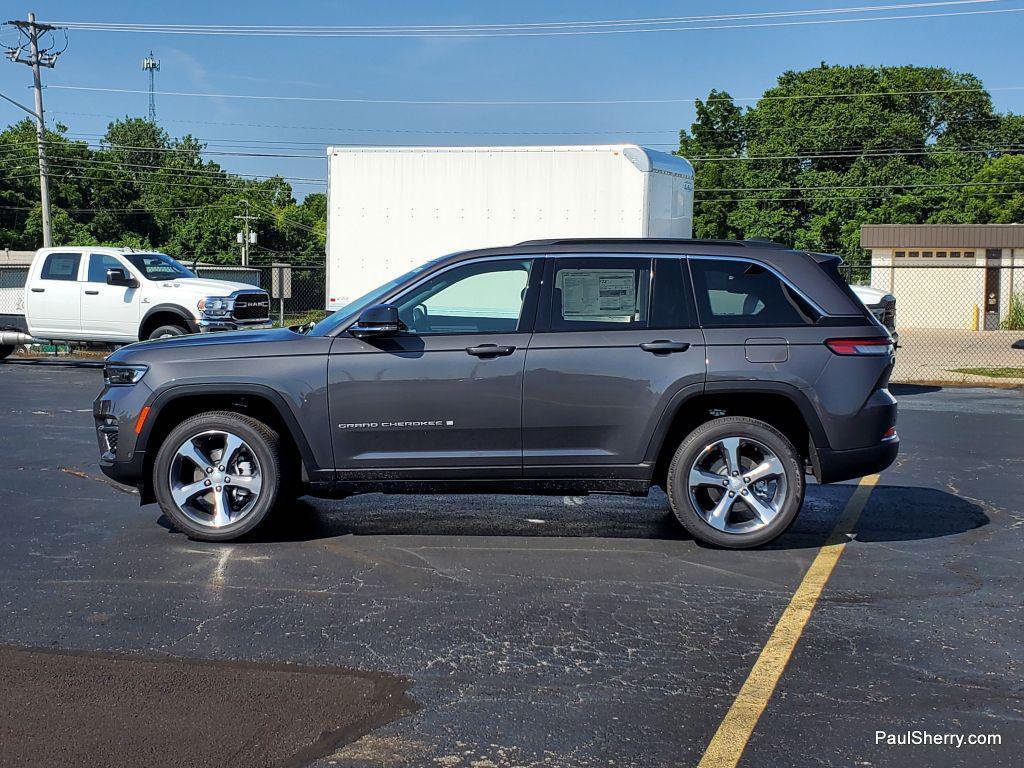 new 2025 Jeep Grand Cherokee car, priced at $50,251