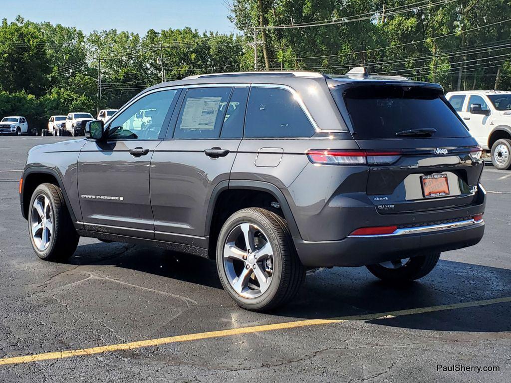 new 2025 Jeep Grand Cherokee car, priced at $50,251