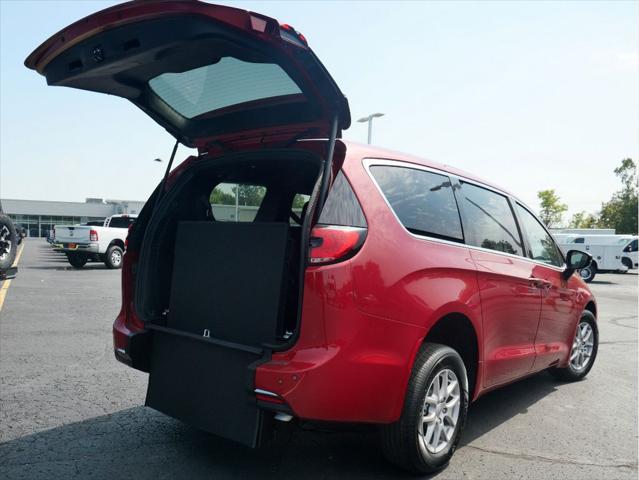 new 2024 Chrysler Pacifica car, priced at $64,995