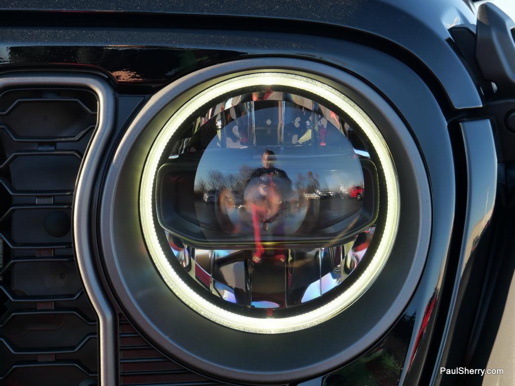 new 2026 Jeep Wrangler car, priced at $43,001