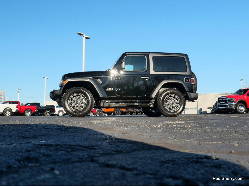 new 2026 Jeep Wrangler car, priced at $43,001