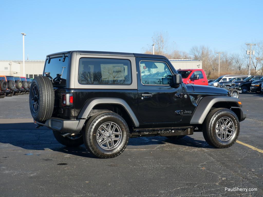 new 2026 Jeep Wrangler car, priced at $43,001