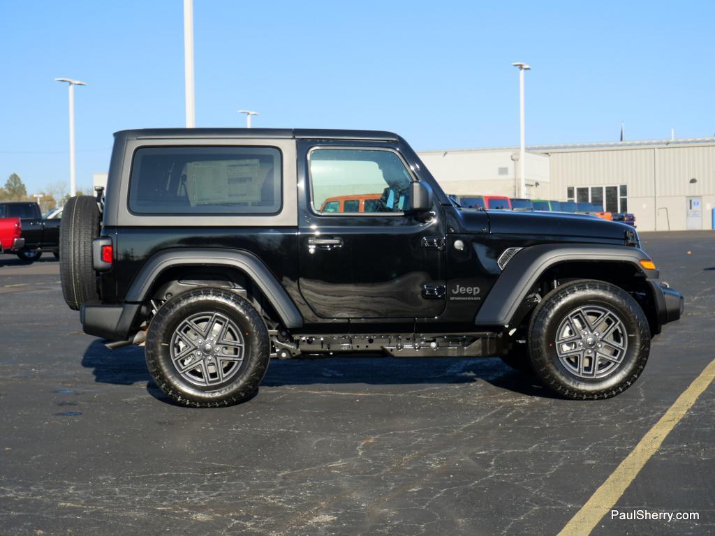 new 2026 Jeep Wrangler car, priced at $43,001