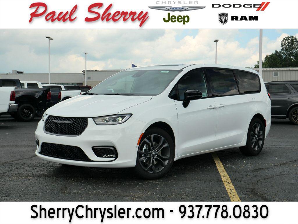 new 2026 Chrysler Pacifica car, priced at $46,495