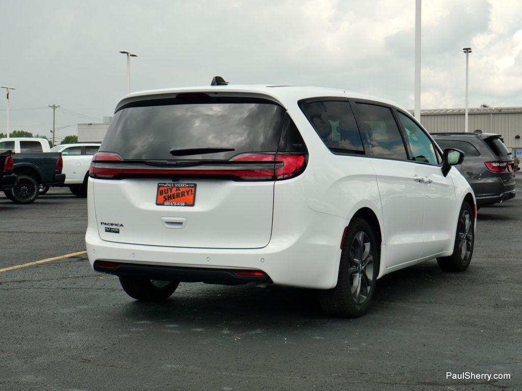 new 2026 Chrysler Pacifica car, priced at $41,232
