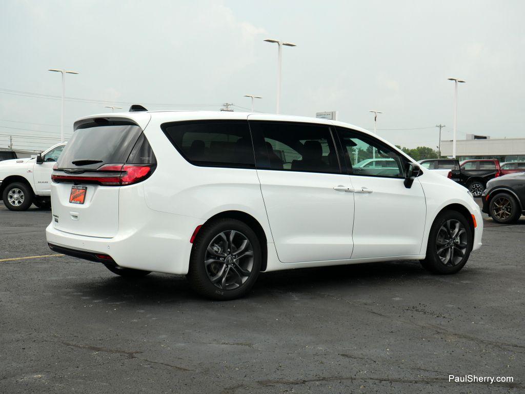 new 2026 Chrysler Pacifica car, priced at $41,232