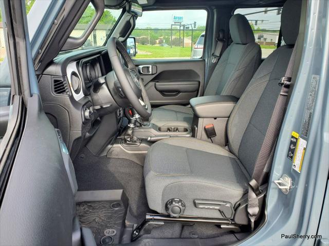 new 2025 Jeep Wrangler car, priced at $47,995