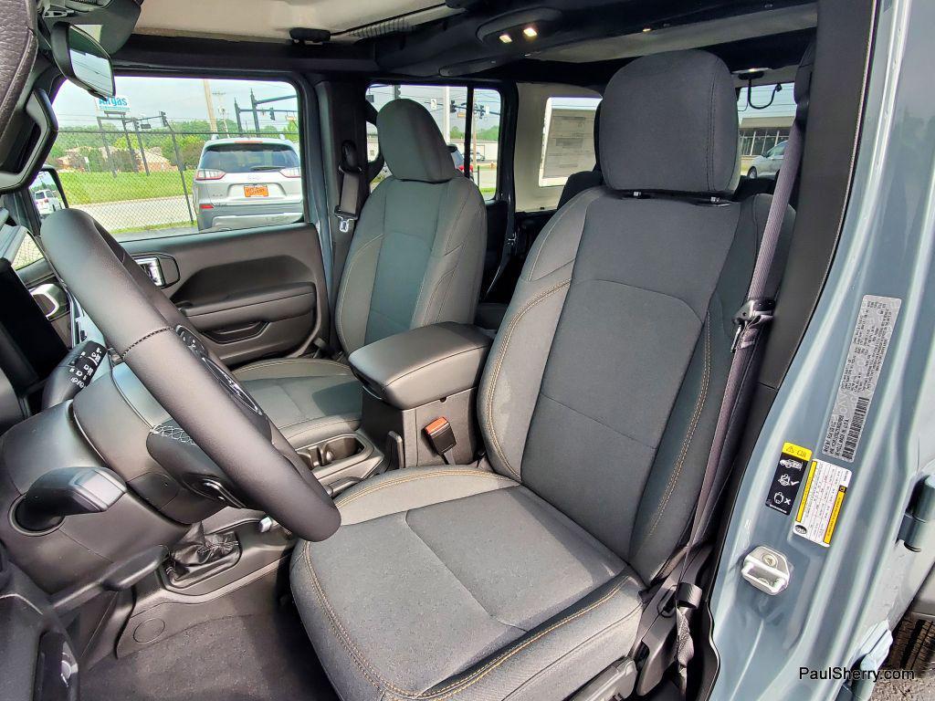 new 2025 Jeep Wrangler car, priced at $45,996