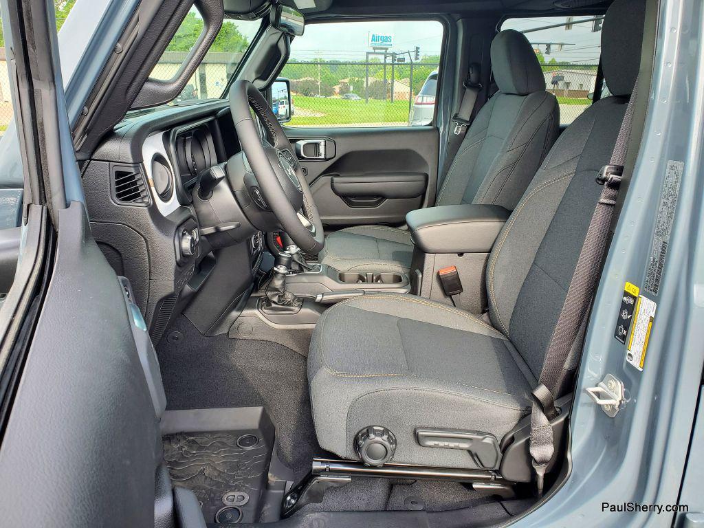 new 2025 Jeep Wrangler car, priced at $45,996