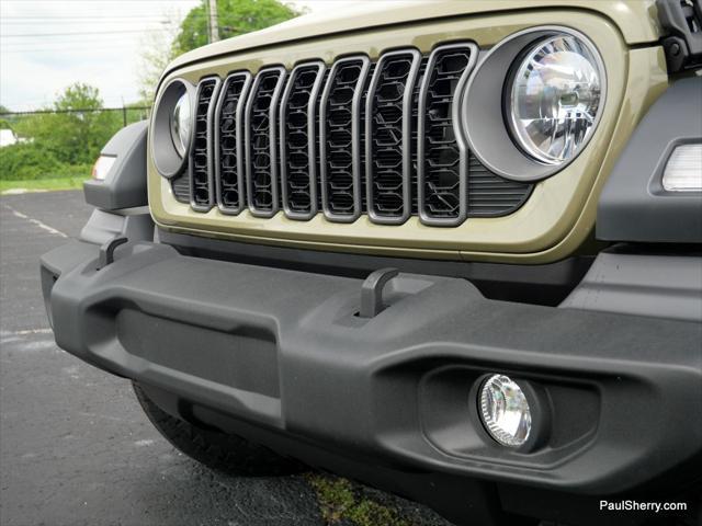 new 2025 Jeep Wrangler car, priced at $32,731