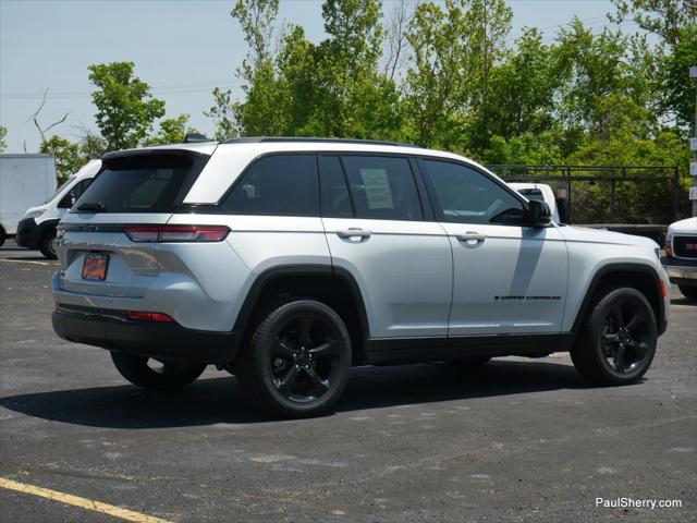 used 2022 Jeep Grand Cherokee car, priced at $30,699