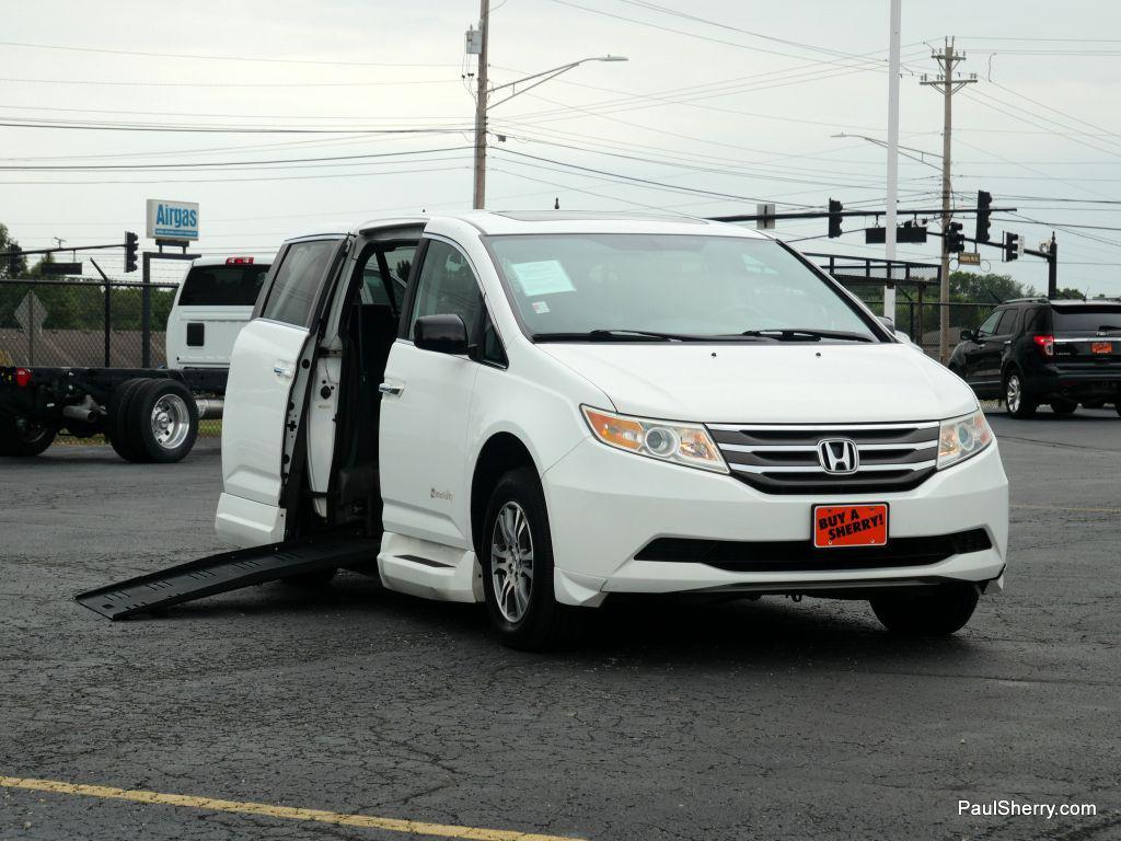 used 2013 Honda Odyssey car, priced at $39,995