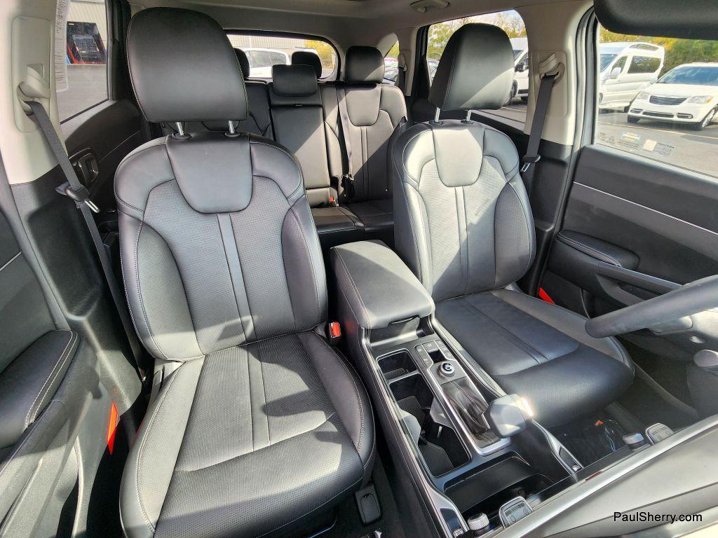 used 2024 Kia Sorento car, priced at $29,509