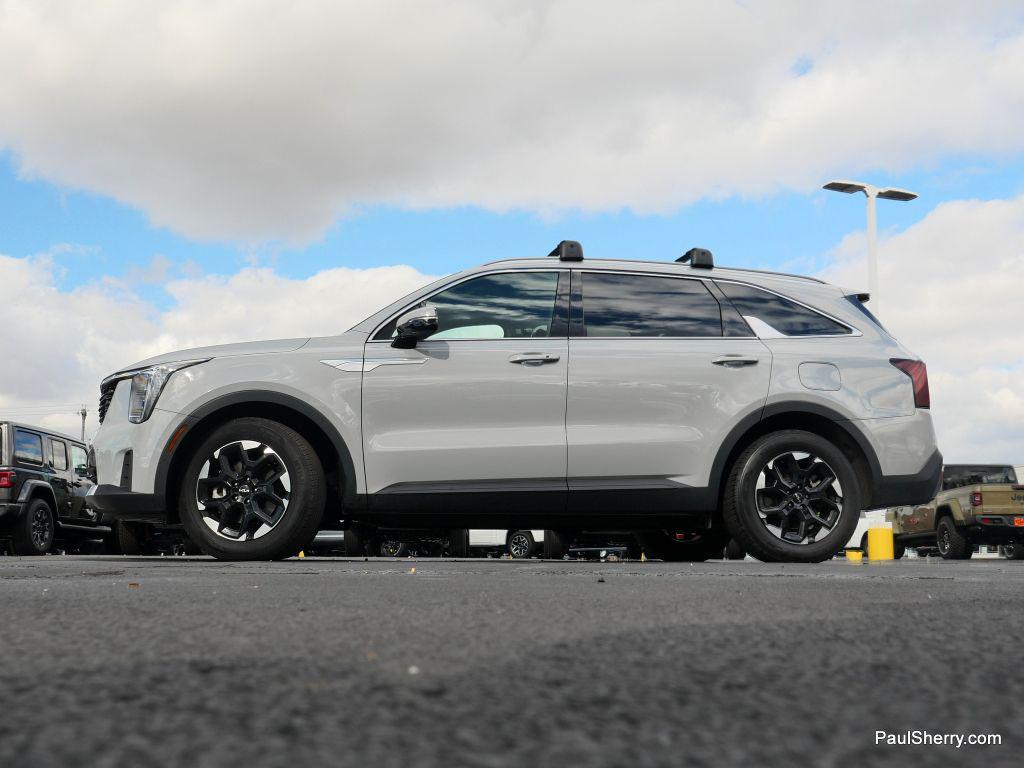 used 2024 Kia Sorento car, priced at $29,509